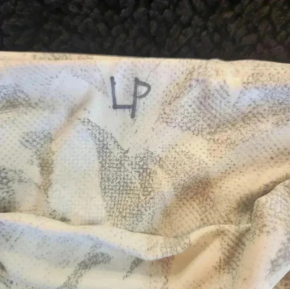 Lululemon leggings, size 4 - Picture 4 of 9
